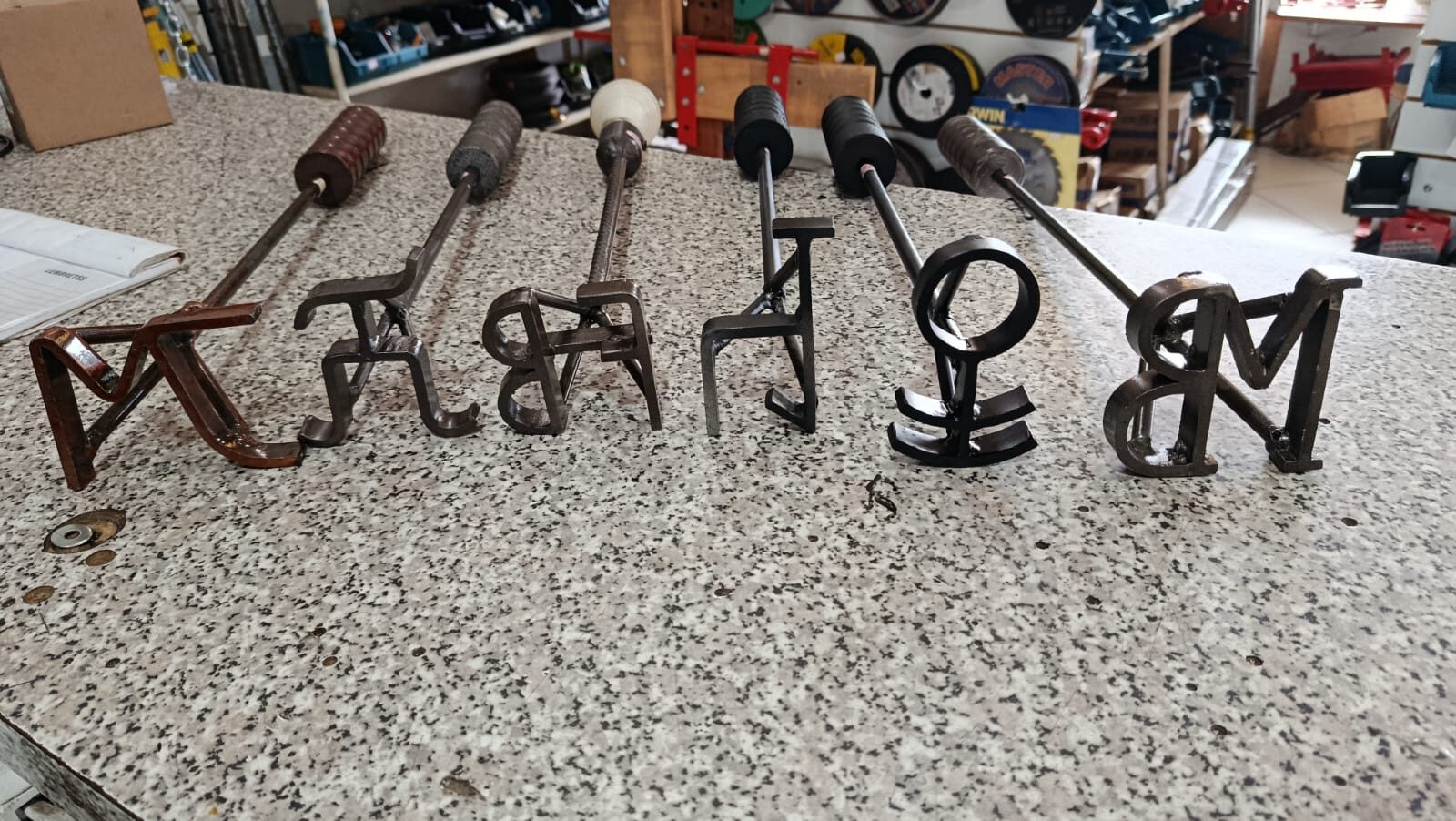 Ferros de marcar gado sob encomenda